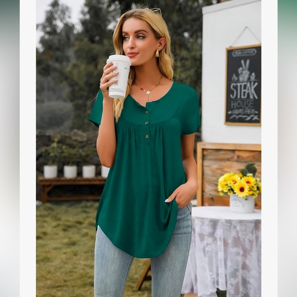 Green Women's Top with Button Detail - Picture 4 of 6